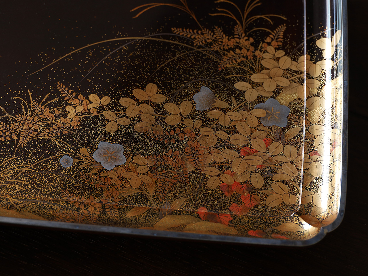 蒔絵、刀剣をオークション代行しました。